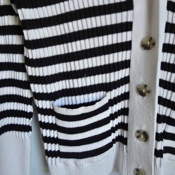 Ann Taylor LOFT New Stripe Ribbed Pocket V-neck Sweater Cardigan Size Medium - Picture 4 of 13